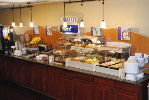 Holiday Inn Express Hotel & Suites Auburn Hills