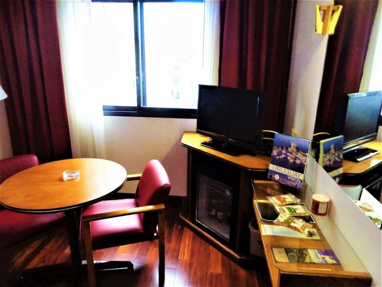 Hotel Balmoral Plaza
