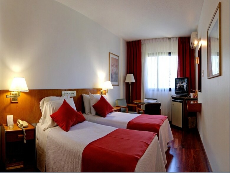 Hotel Balmoral Plaza