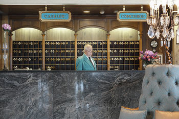 Hotel Al Bustan