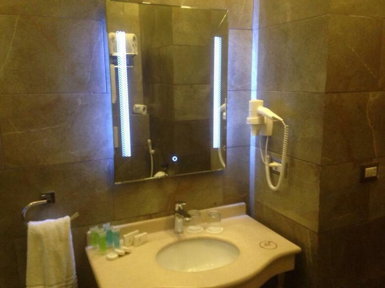Hotel Midtown Y Suites