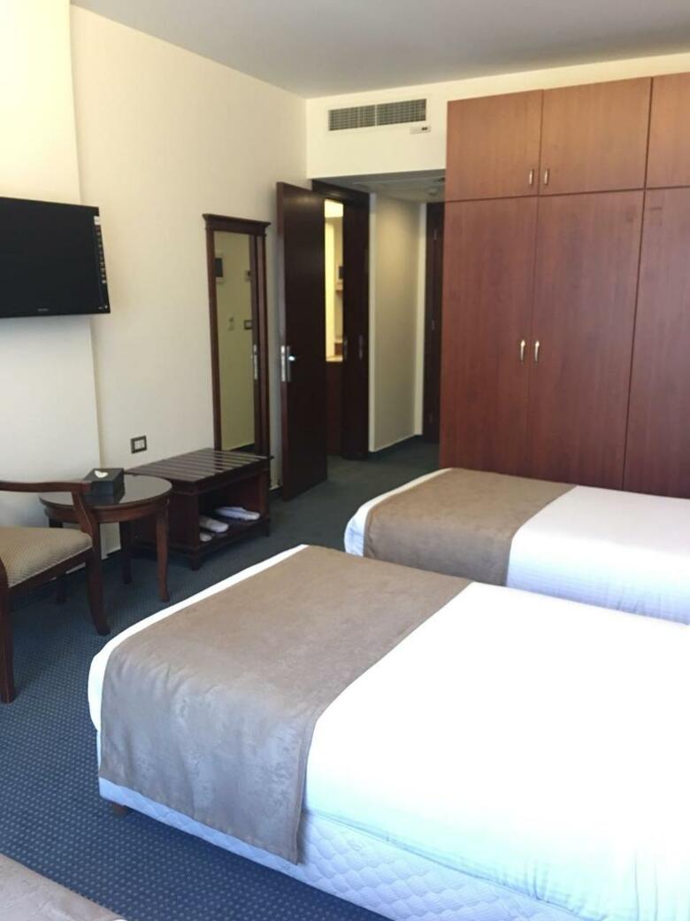 Hotel Midtown Y Suites