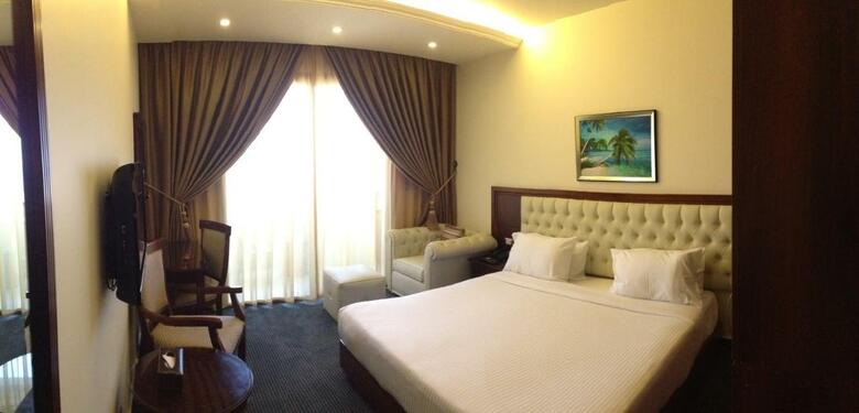 Hotel Midtown Y Suites