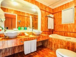 Hotel Monaco Suites De Boracay