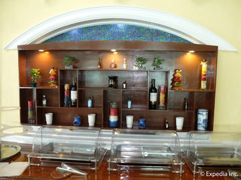 Hotel Monaco Suites De Boracay