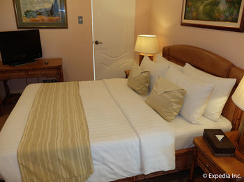 Hotel Monaco Suites De Boracay