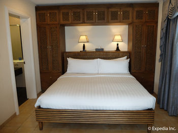 Hotel Monaco Suites De Boracay