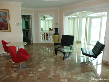 Hotel Monaco Suites De Boracay