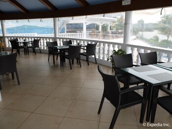 Hotel Monaco Suites De Boracay