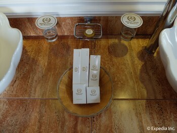 Hotel Monaco Suites De Boracay