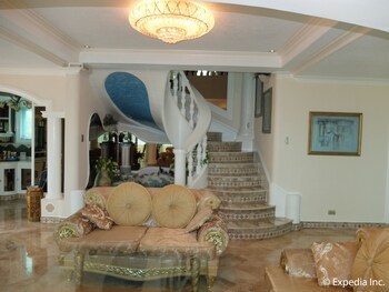 Hotel Monaco Suites De Boracay
