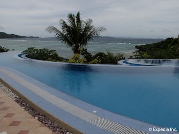 Hotel Monaco Suites De Boracay
