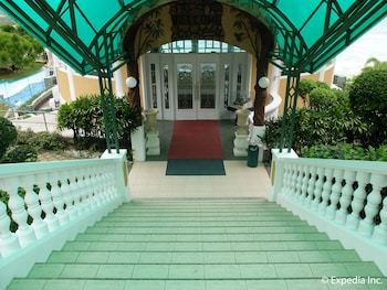 Hotel Monaco Suites De Boracay