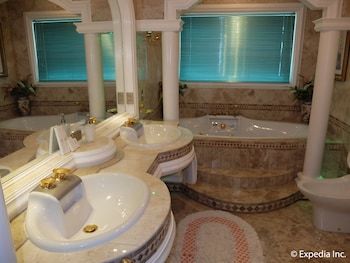Hotel Monaco Suites De Boracay