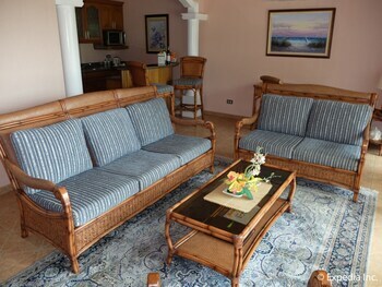 Hotel Monaco Suites De Boracay