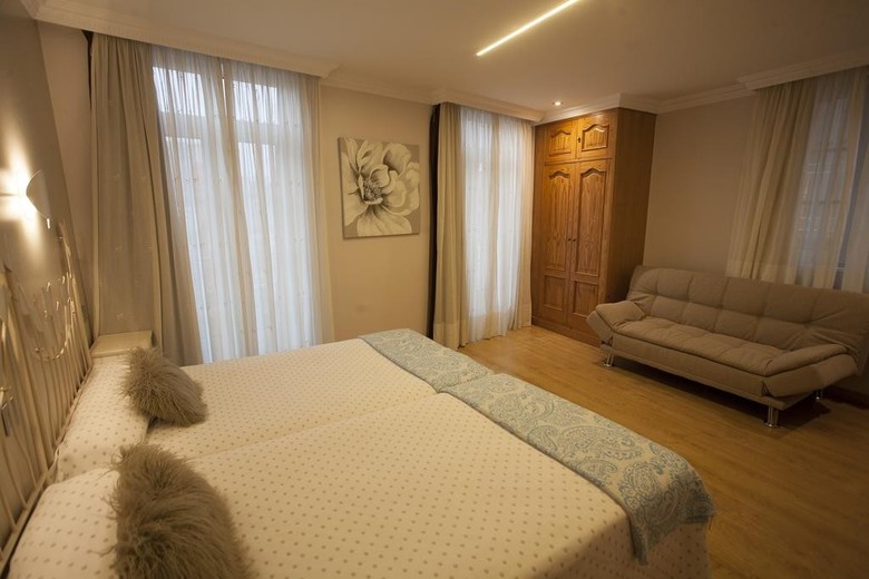 Hotel Puerta Del Sol