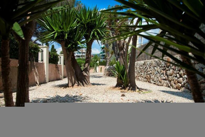 Naika Studios & Apartments