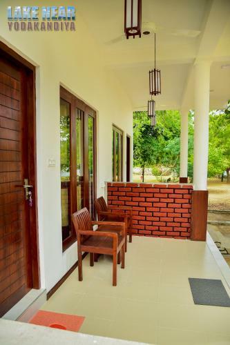 Hostal Lake Near