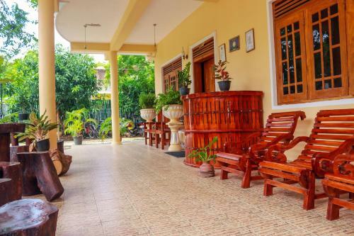 Sarath Home Stay And Safari