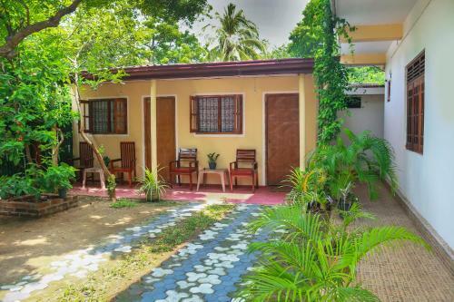 Sarath Home Stay And Safari