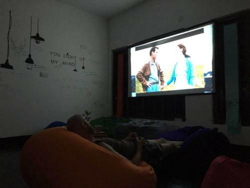Hostal C- World Hotel