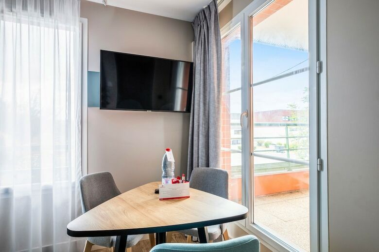 Hotel Park & Suites Village Bois D'arcy