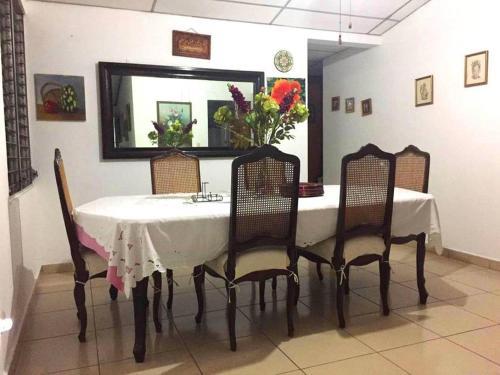 Beautiful & Spacious Terrace Room W/a Garden