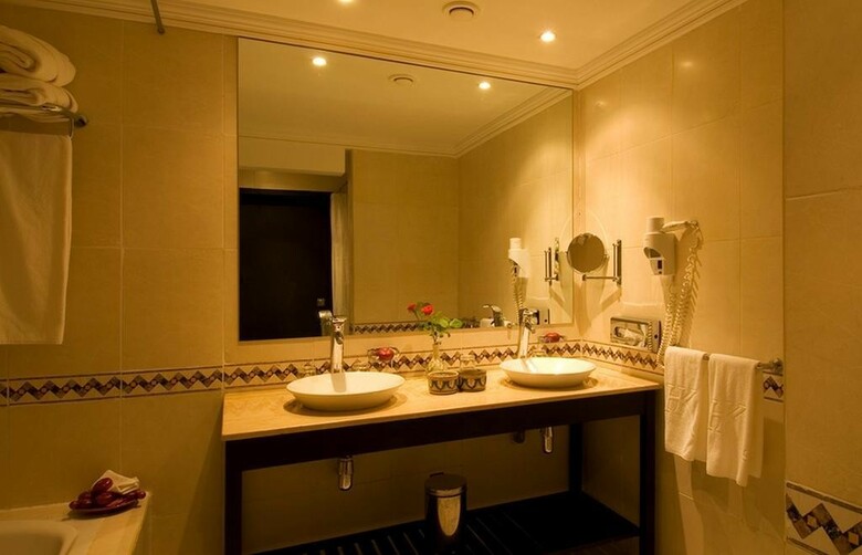 Hotel Semiramis