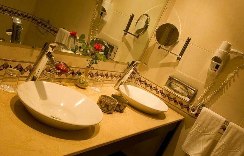 Hotel Semiramis