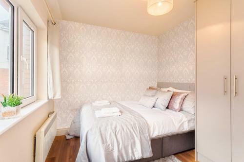 Town Square Townhouse - Best Location In Galway