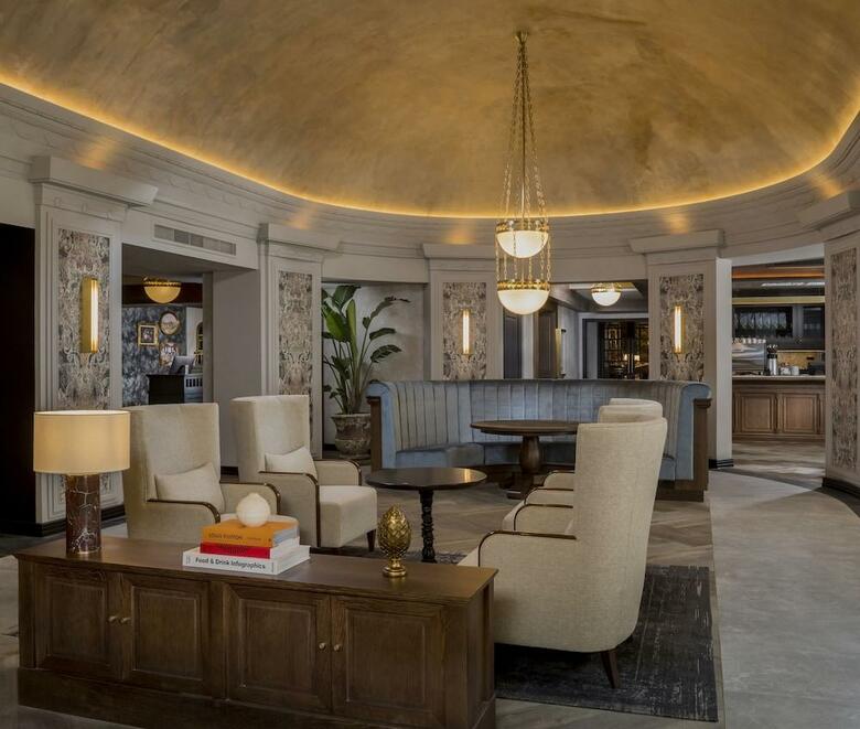 Hotel Queens