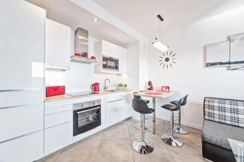 White Apartment Hawela?ska