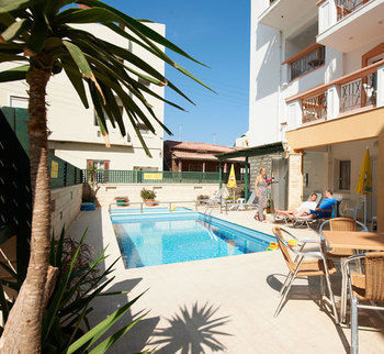 Hotel Apartments Irini