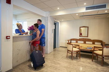 Hotel Apartments Irini