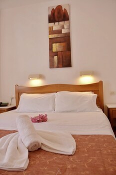 Hotel Apartments Irini