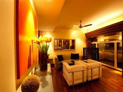 Central Plaza Hotel