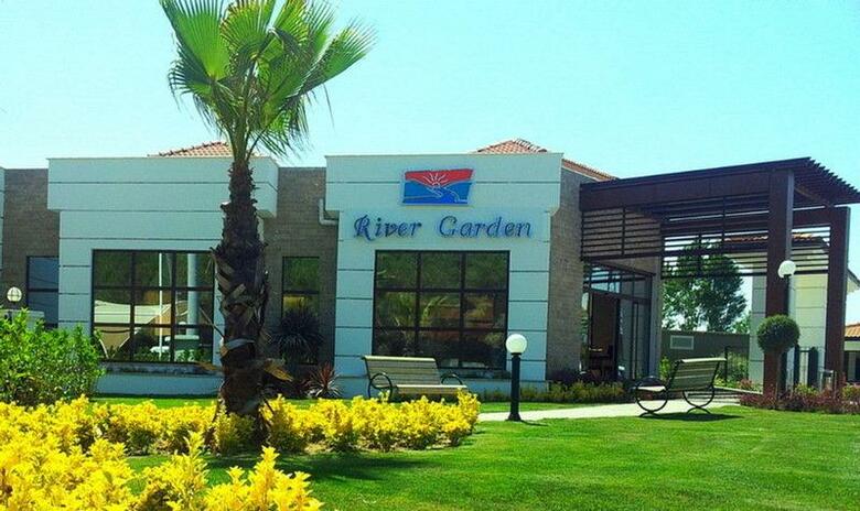 Hotel River Garden Residence