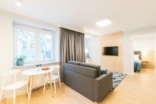 Q17 Apartments
