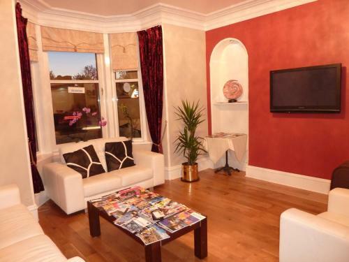 Hostal Alba Guest House