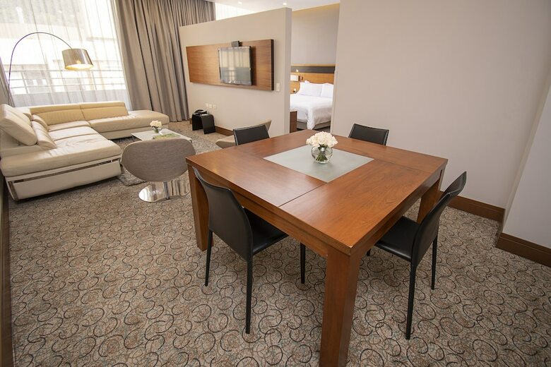 Hotel Doubletree Parque 93 By Hilton