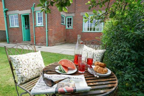 The Vintage House