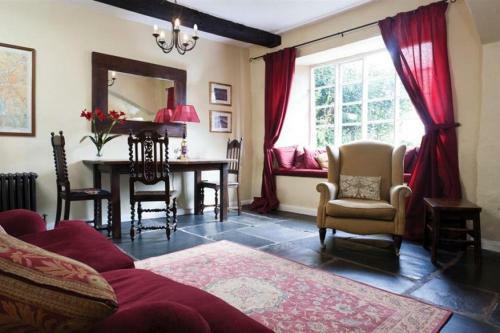 Old Oak Cottage