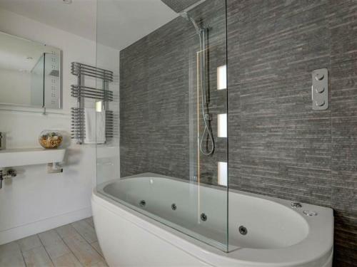 Modern Holiday Home In Woolacombe Near Beach