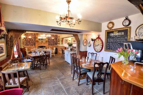Hotel The Coach And Horses