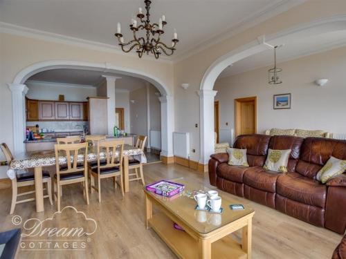 Beach View Apartment 2, Weymouth