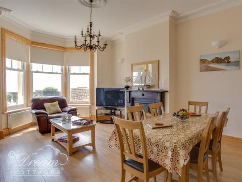 Beach View Apartment 2, Weymouth