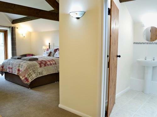 Red Deer Cottage