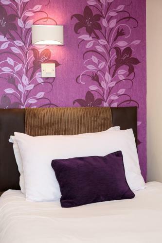 Hostal Riviera Guesthouse