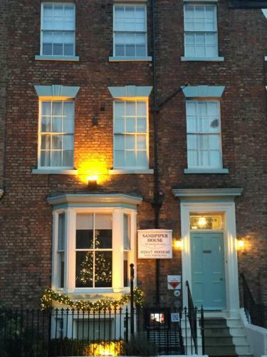 Hostal Sandpiper House