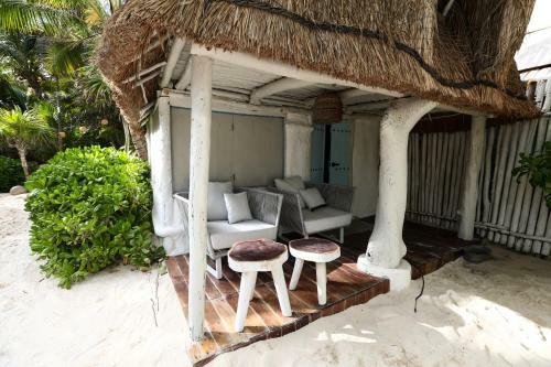Hotel Playa Mambo Eco Cabanas